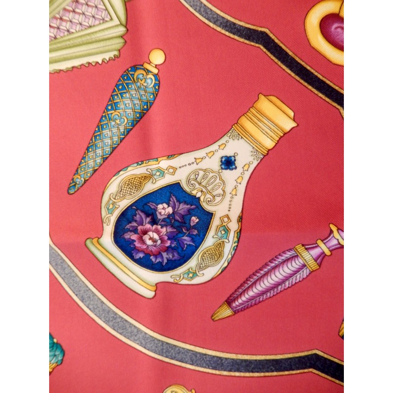 Carré foulard Hermès FlaconsQu�importe le flacon&hellip;