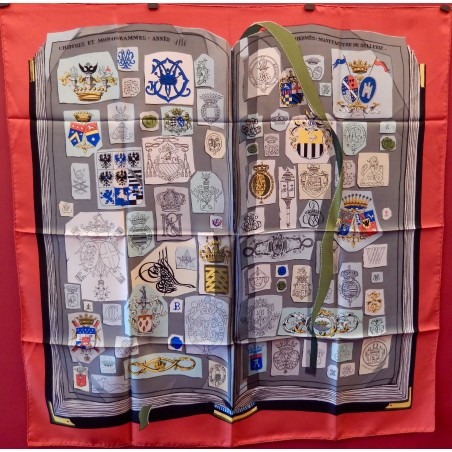 Carré foulard Hermès Chiffres et monogrammes.