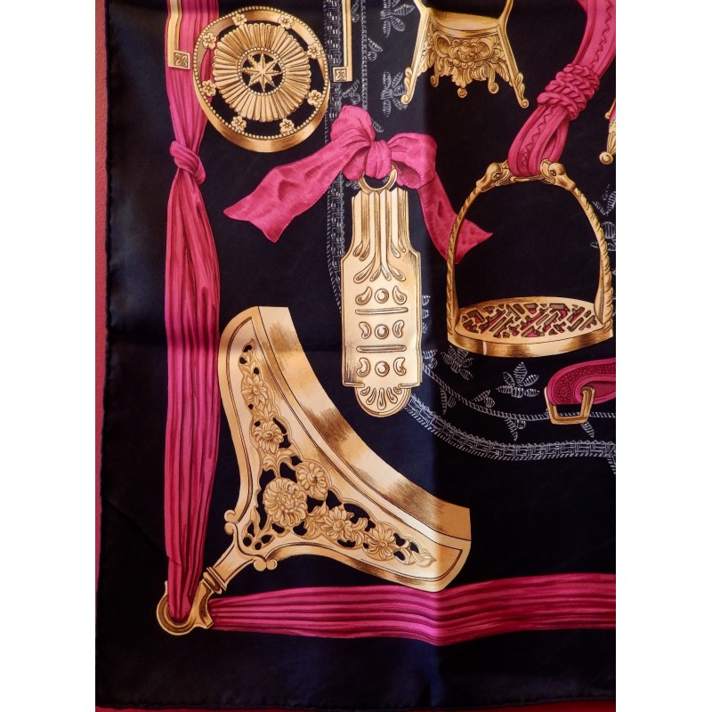 Foulard Vintage Motifs équestres Rouge - Chevaux, étriers, Selles - Occasion Bon état