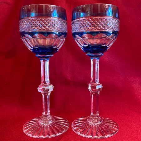 Verers à vin blanc Saint Louis modèle Trianon doublé bleu