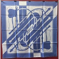 Carré foulard Hermès...